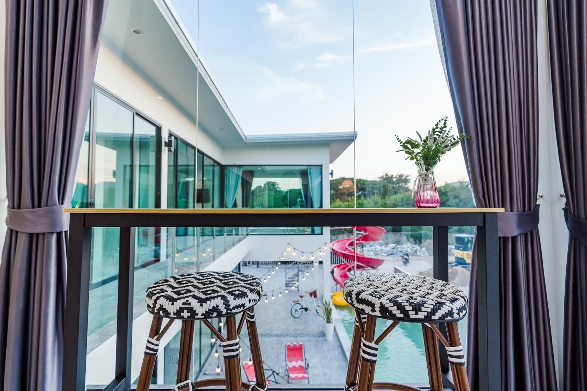For U Poolvilla วิลล่าหลังใหญ่ใกล้เมืองใกล้ทะเล Villa *